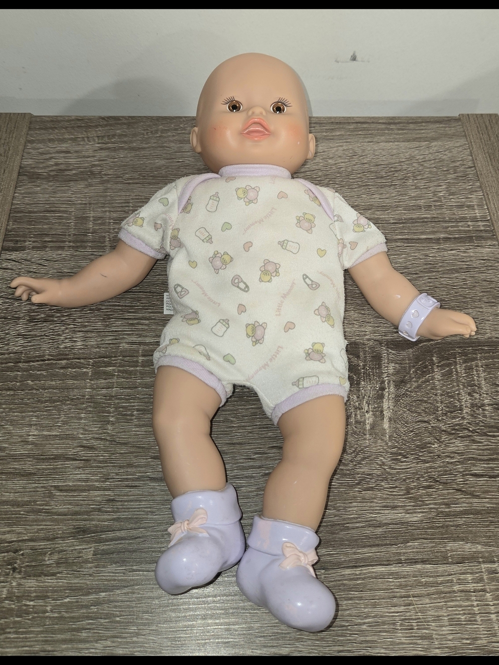 Vintage 2004 Fisher Price Little Mommy Baby Doll Soft Body Brown Eyes PLEASE REA